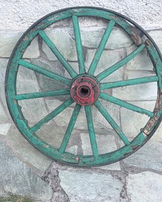 Ruota di carro da restaurare