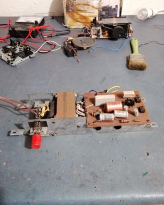 Alimentatore compatto