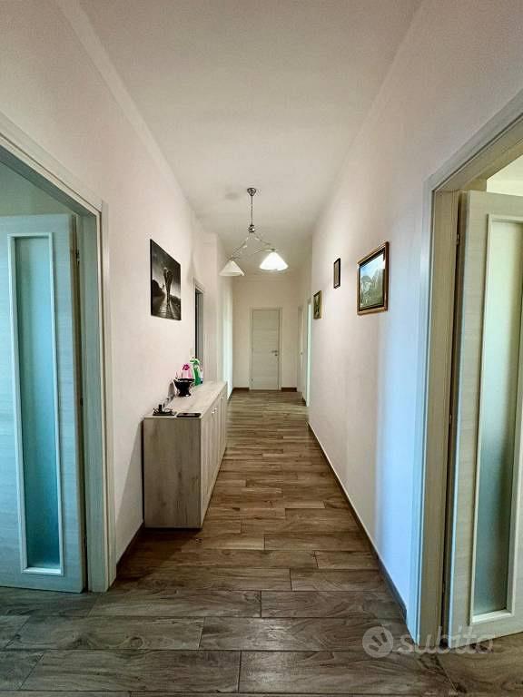 Appartamento di 100 m² con 4 locali e box auto a A - Vista 3