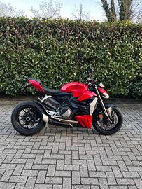 Ducati Streetfighter V2