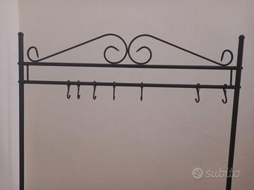 Appendiabiti e porta scarpe stile retrò