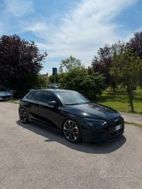 AUDI A3 8y s line identity black