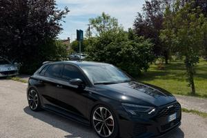 AUDI A3 8y s line identity black