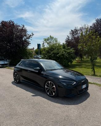 AUDI A3 8y s line identity black