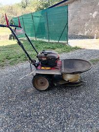 Tagliaerbe con lame rotanti a benzina
