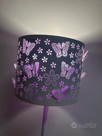 lampada viola con farfalle