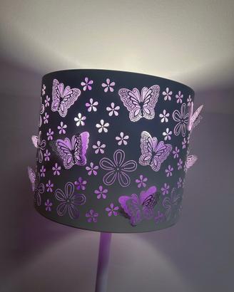 lampada viola con farfalle