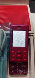 Cellulare LG Chocolate KG800 fuxia con accessori