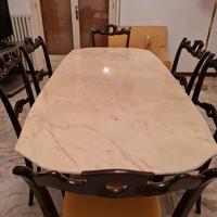 Tavolo con piano in onice  e sedie