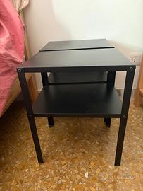 Coppia di comodini Ikea in metallo nero