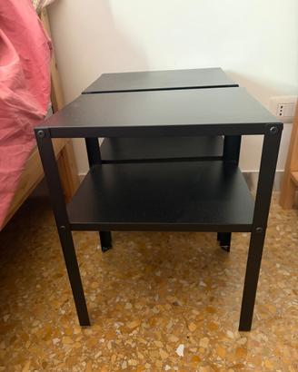 Coppia di comodini Ikea in metallo nero