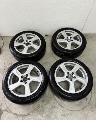 CERCHI E GOMME VOLVO 215/50/17 95V