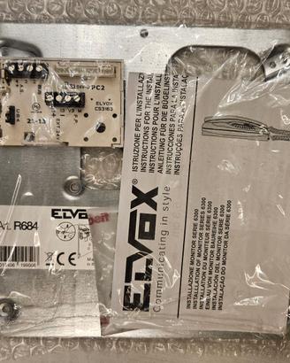 ELVOX R684 Piastra supporto parete videocitofono