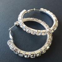 Orecchini a cerchio con strass