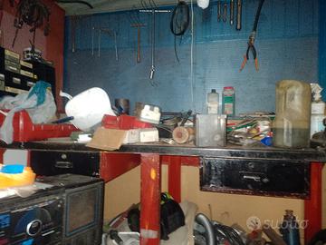 Banco officina in ferro con cassetti e morsa più c