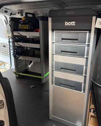 Scaffali BOTT allestimento furgone Berlingo doblo