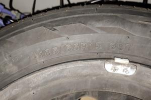 4 cerchi Fiat 15 + gomme invernali + copricerchi