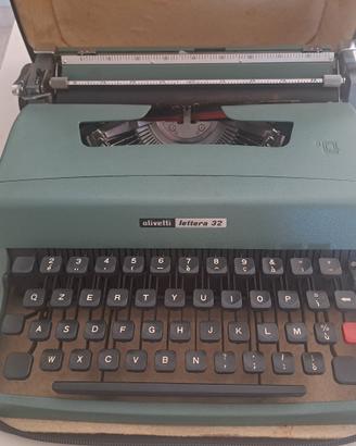 macchina da scrivere olivetti lettera 32