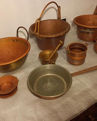 Utensili cucina in rame vintage.