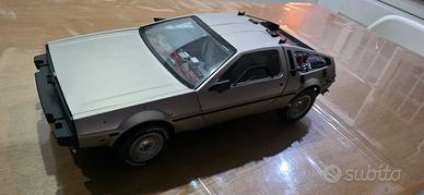 DeLorean 1:8