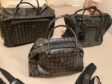 Set completo di borse Guess da viaggio