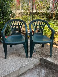 Coppia di sedie da giardino verdi in plastica