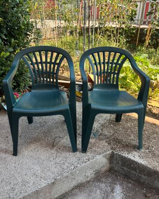 Coppia di sedie da giardino verdi in plastica