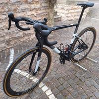 Bici Cannondale SupperSixEvo Carbon disk 105 tagla