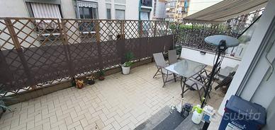 Trilocale con terrazzo ristrutturato ed ammobiliat