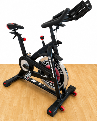 Bike Spinning Schwinn IC7 Indoor Cycling