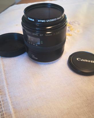 Canon EF 50mm f/2.5 Macro