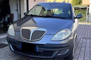 Lancia y ypsilon