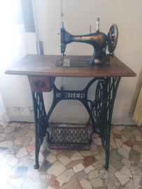 Macchina da cucire SINGER di fine '800