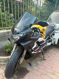 CBR 600F4
