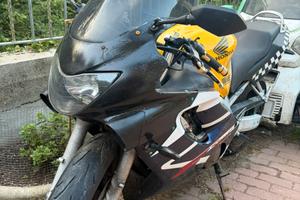 CBR 600F4