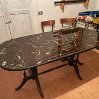 Tavolo nero in vetro