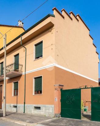 CASA SEMINDIPENDENTE A TORINO