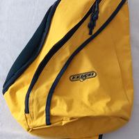 Zaino monospalla con porta bibite esterno