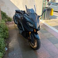 YAMAHA T-MAX 560 TECH MAX