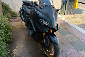 YAMAHA T-MAX 560 TECH MAX