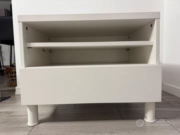 Comodino/tavolono ikea