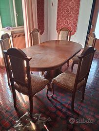 mobile vintage con 6 sedie 