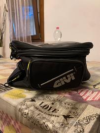 Borsa estendibile givi con aggancio rapido !!!