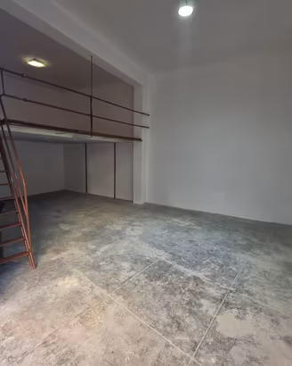 Garage/Box doppio e soppalcato - Ristrutturato