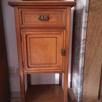 coppia di comodini stile liberty 