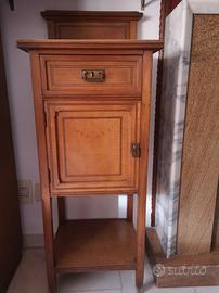 coppia di comodini stile liberty 