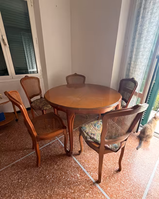 tavolo con sedie