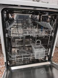 Lavastoviglie Indesit