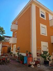 Palazzo da 3 livelli da 95mq e 600 mq di corte