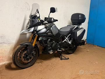 SUZUKI  V Strom DL 1000